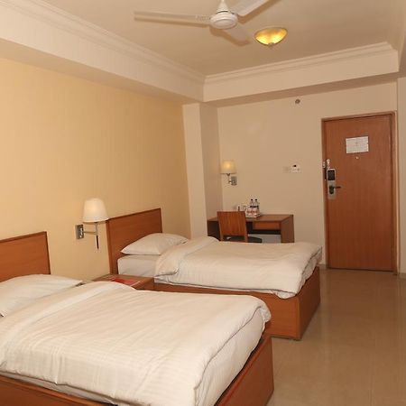 Thane Luaran gambar