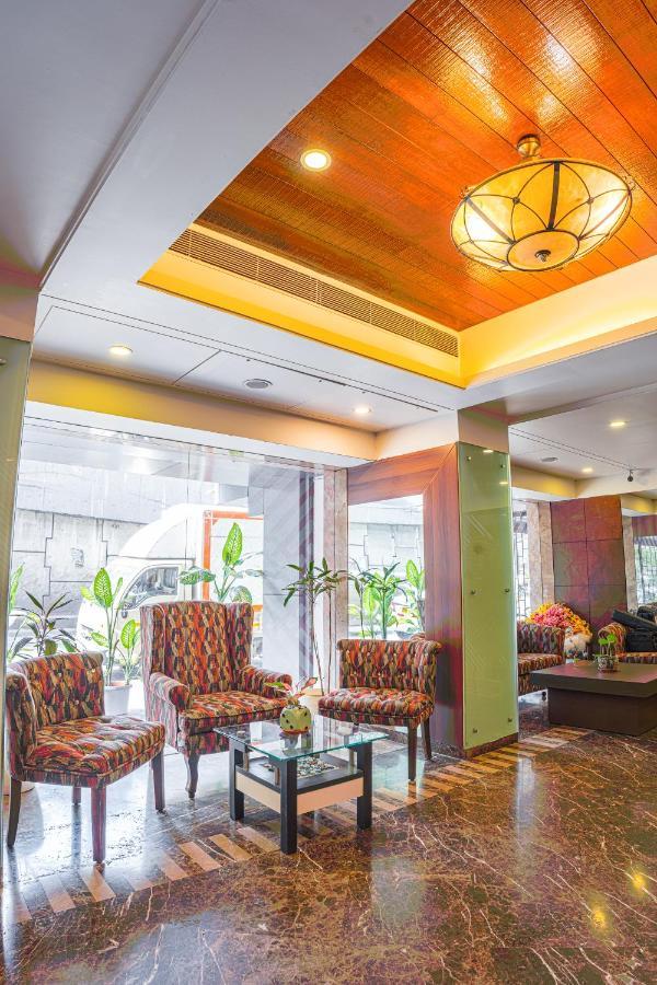 Thane Luaran gambar