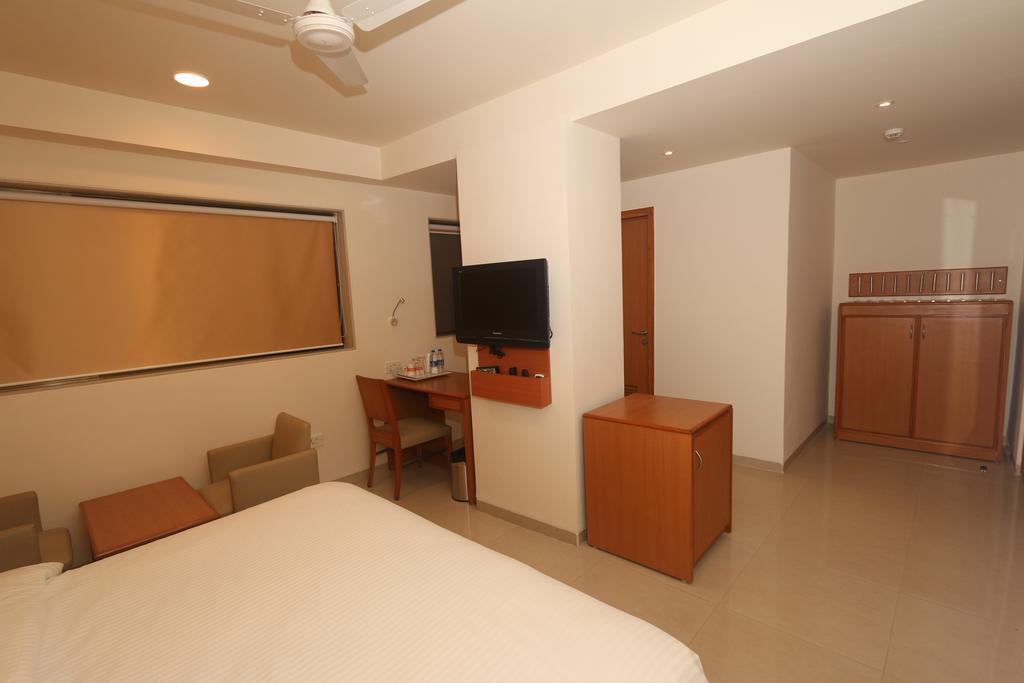 Thane Luaran gambar