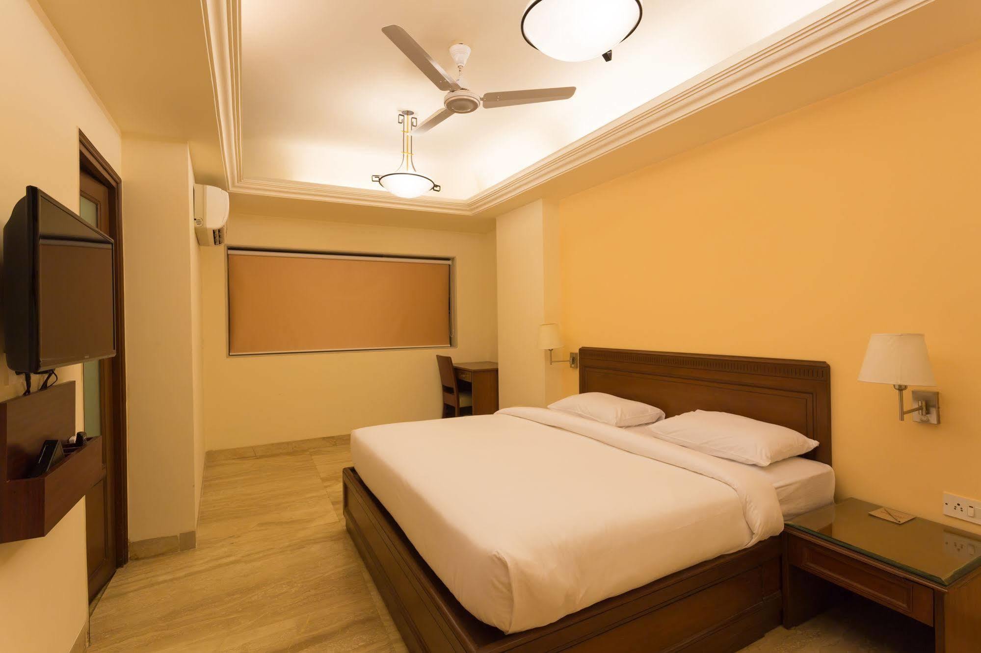 Thane Luaran gambar
